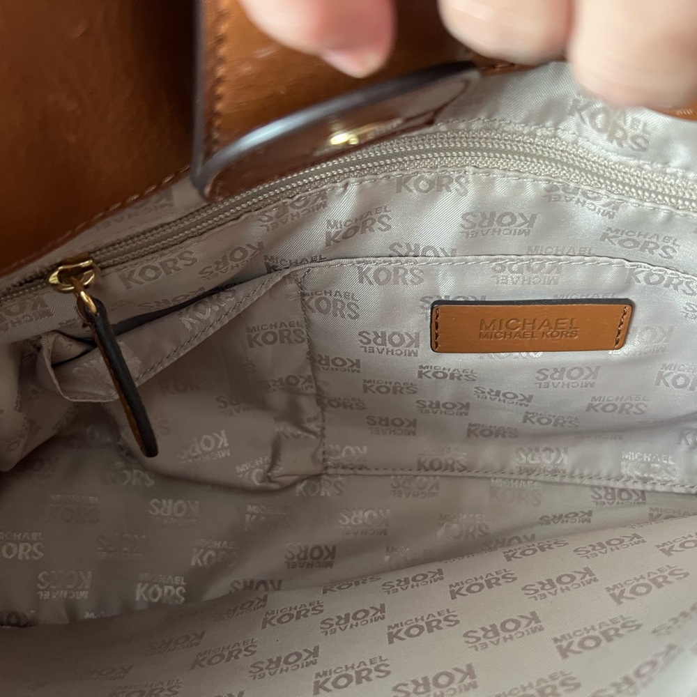 Michael Kors Dark Brown and Tan Shoulder Bag - Picture 4 of 7